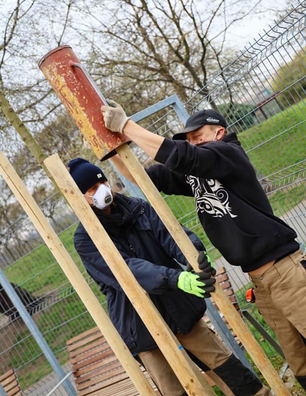 Parukářka sázení stromů duben IV